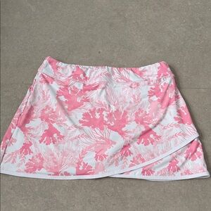NWOT Scales Gear Iconic Pink and White Women's Skort M